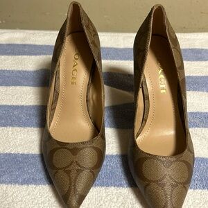 Women’s coach shoes size 5